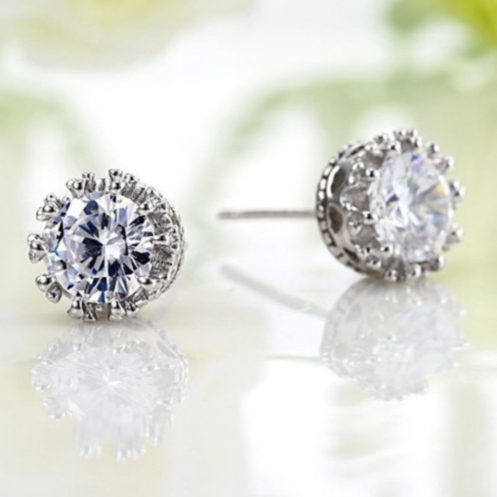 NEW 925 STERLING SILVER DIAMOND STUD EARRINGS, NICE EARRINGS, CUTE EARRINGS - Picture 4 of 5